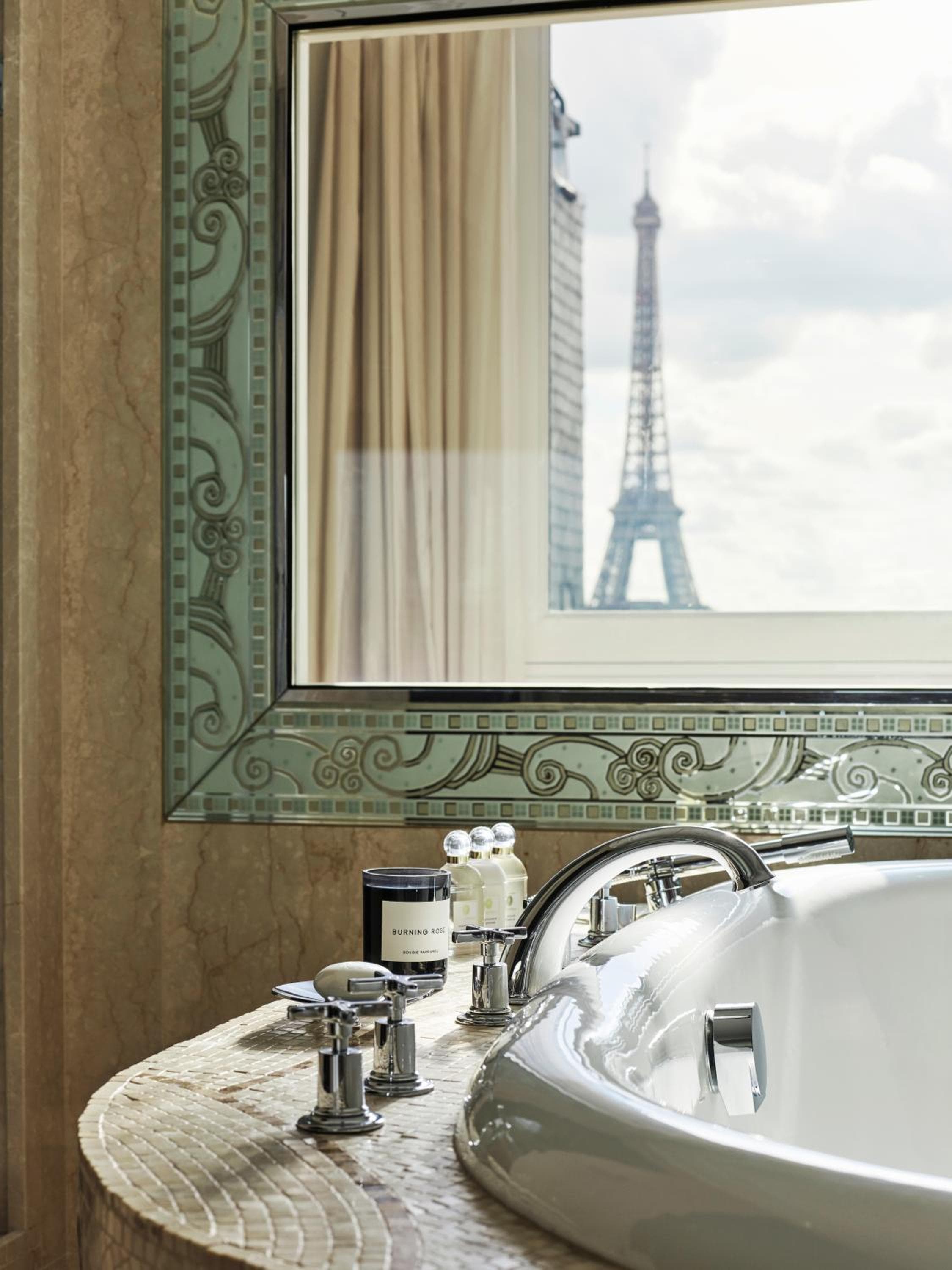 Hôtel Plaza Athénée - Dorchester Collection 5