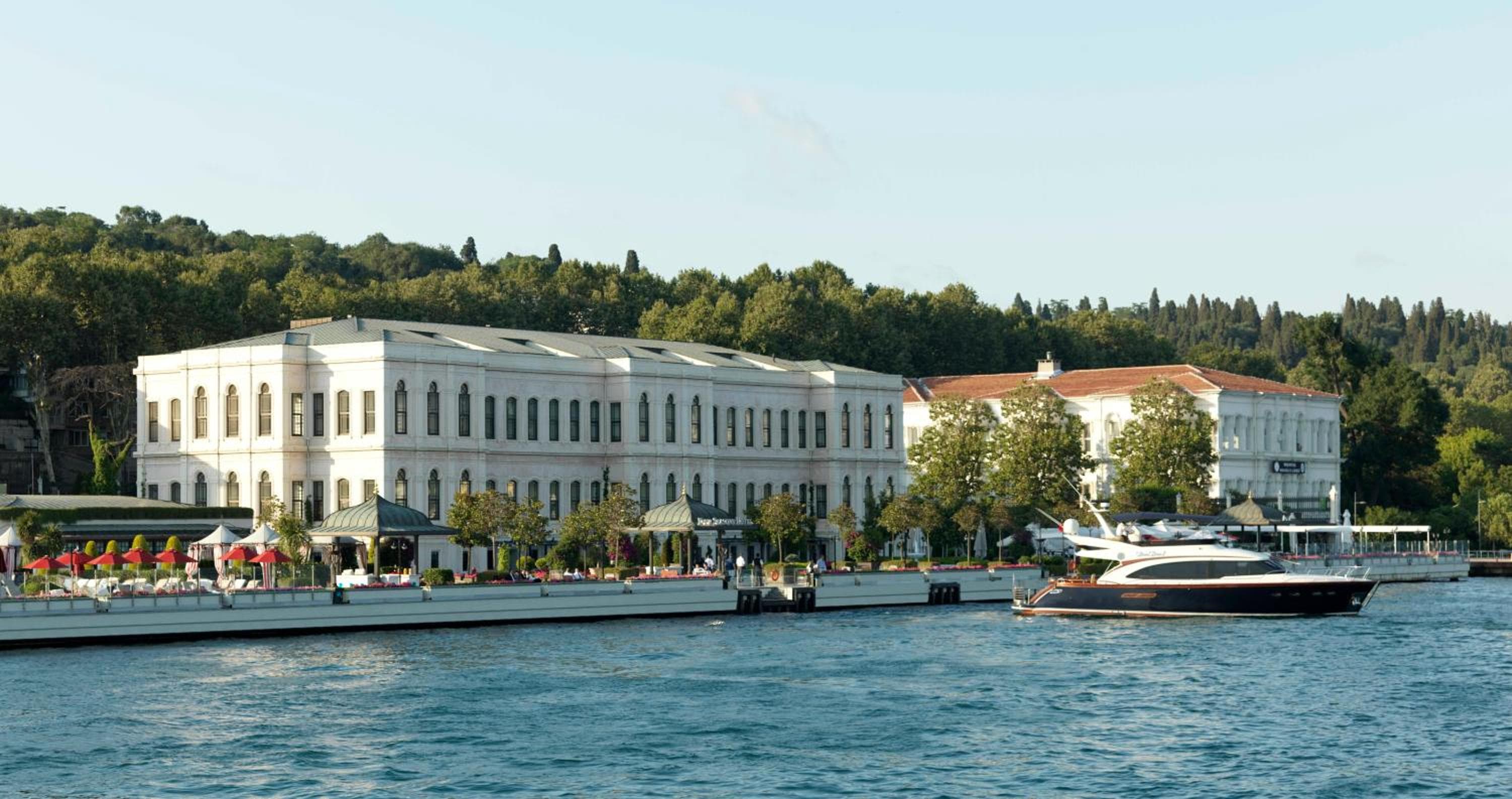 Four Seasons Hotel Istanbul at the Bosphorus 5