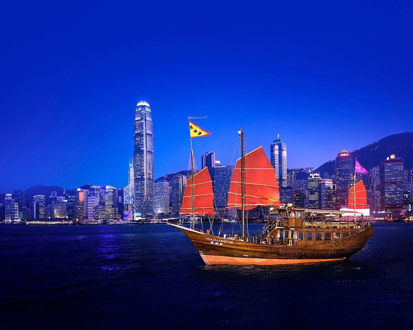 Four Seasons Hotel Hong Kong 4