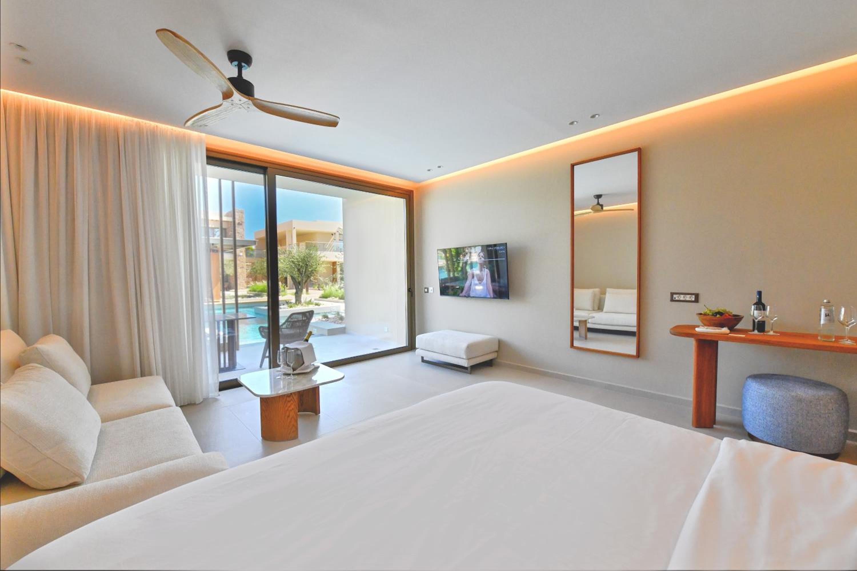 Royal Pearl Island Chios Hotel and Spa 5