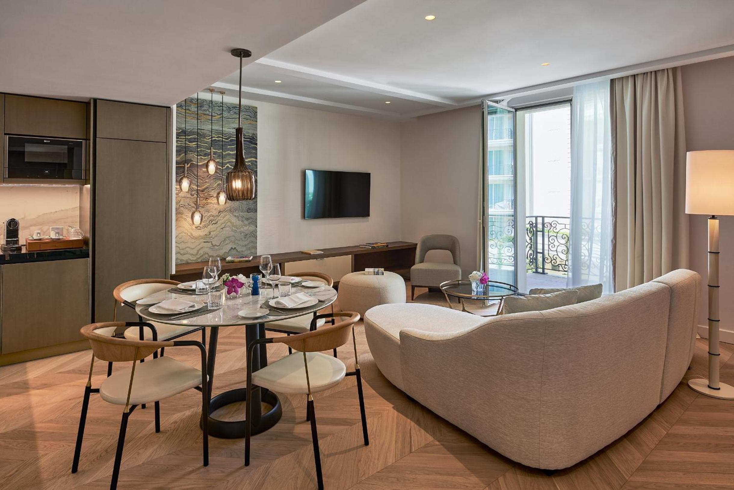 Carlton Cannes, a Regent Hotel 3