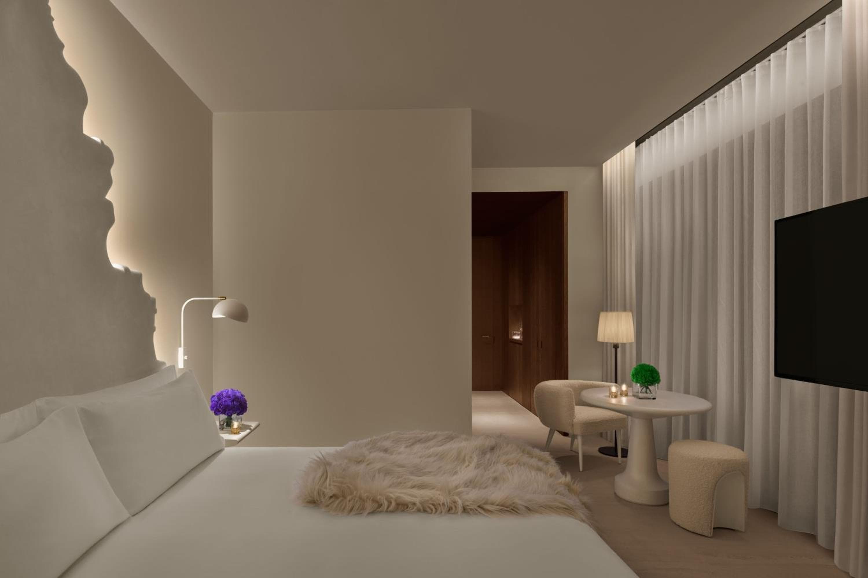 The Madrid EDITION 6