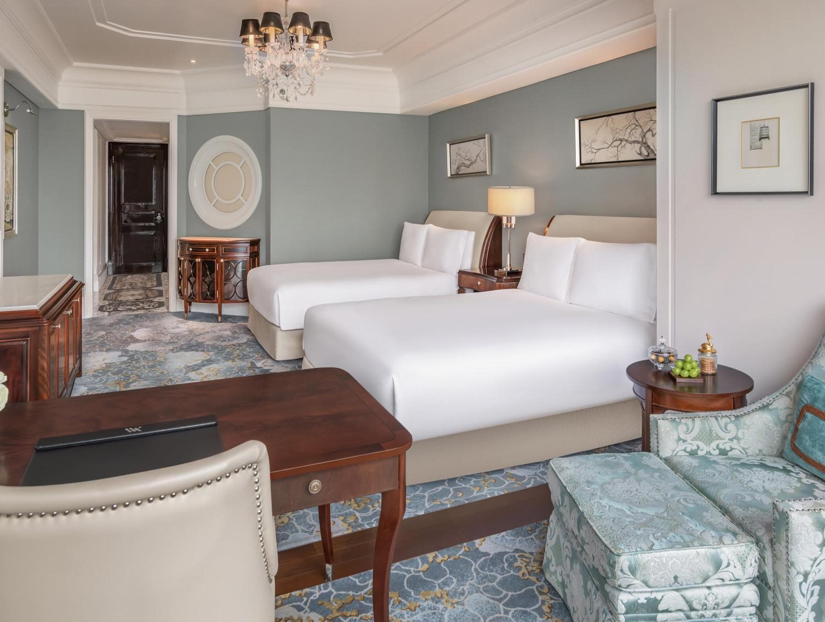 Waldorf Astoria Shanghai on the Bund 6